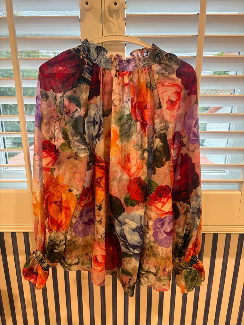 Alice + Olivia Norah Peasant Blouse in Multicolor Floral Size Medium - Picture 5 of 7